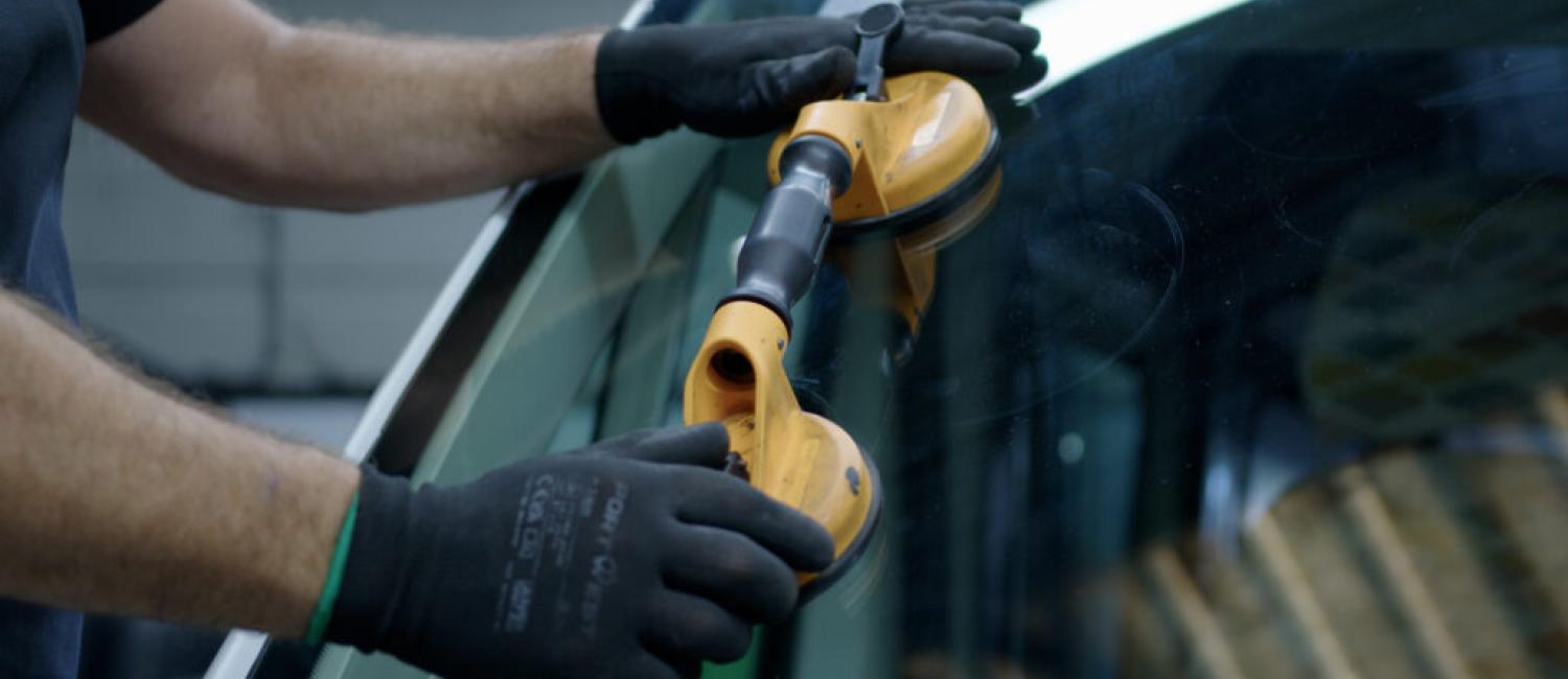 Stagiair autoruit­monteur